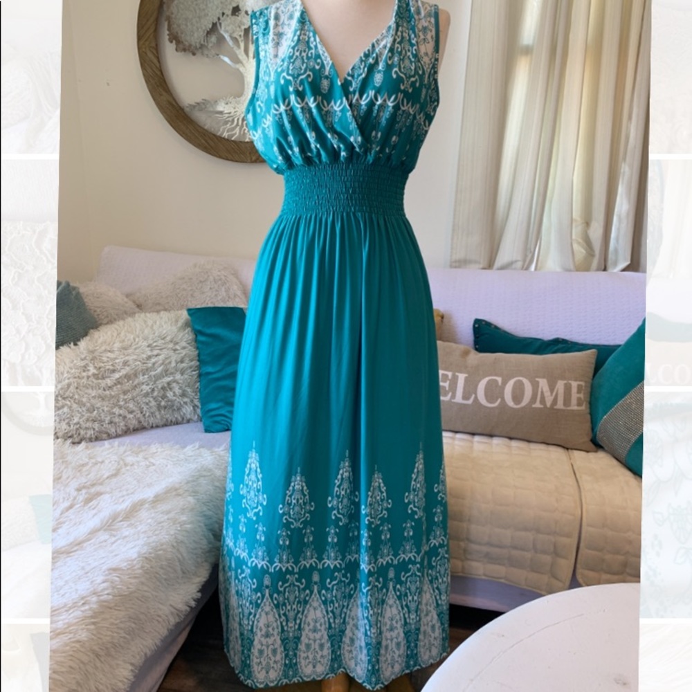 Jon & Anna blue dress white design